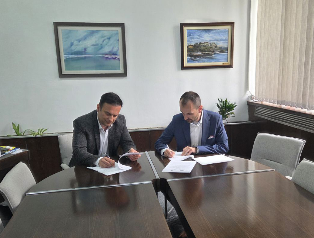 IMG a108523bbabdaa7181672080104aa44a V copy